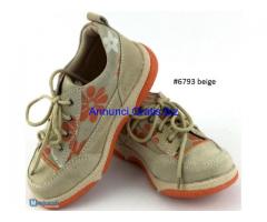 Stock scarpe per bambini